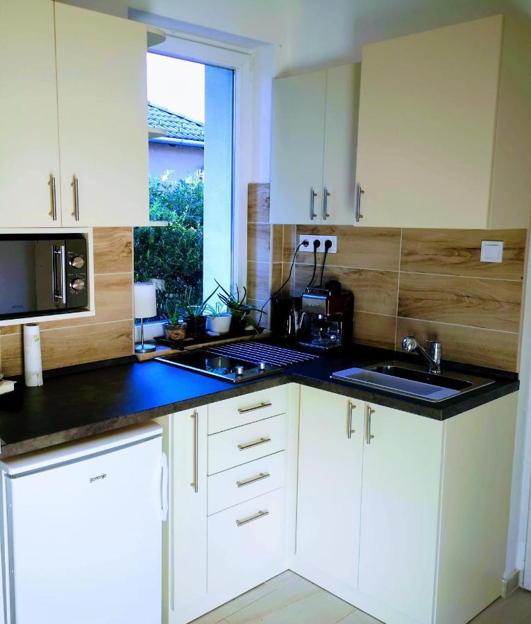 Arvalanyhaj Home Apartman Херцегалом Экстерьер фото